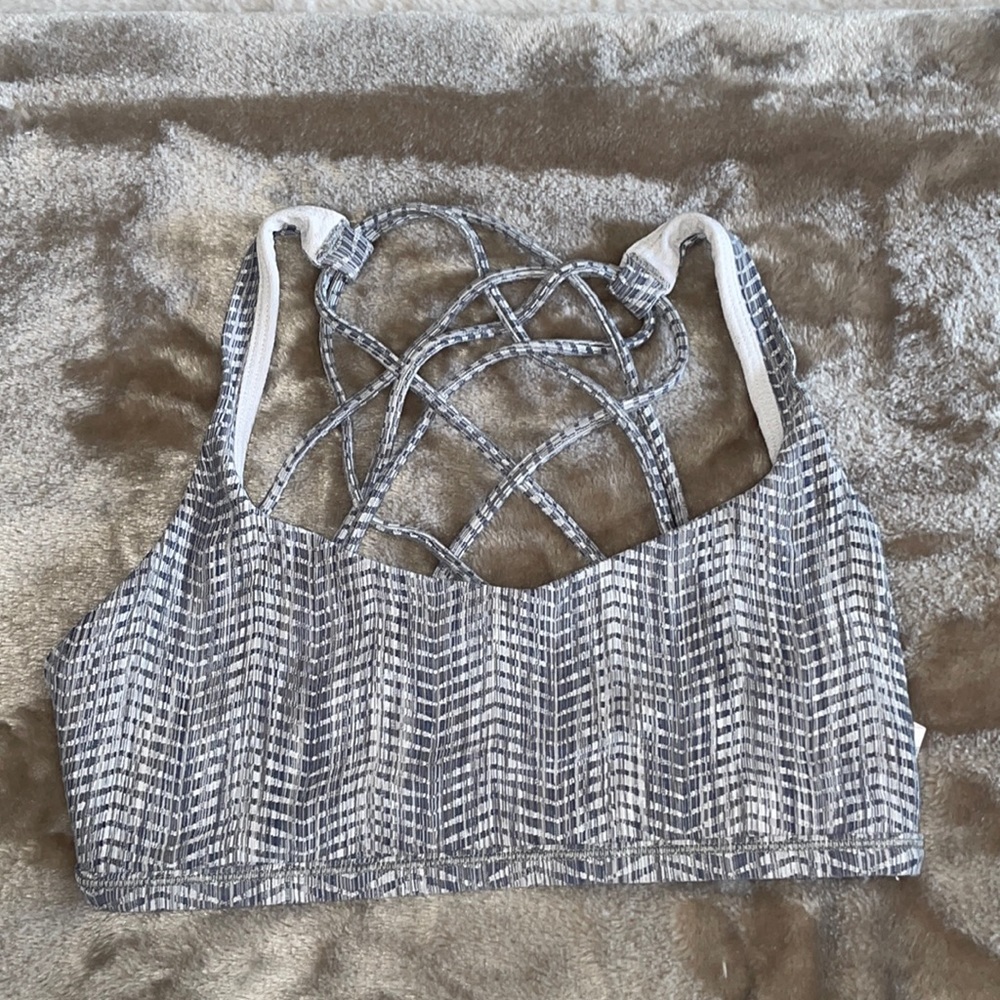 Lululemon sports bra